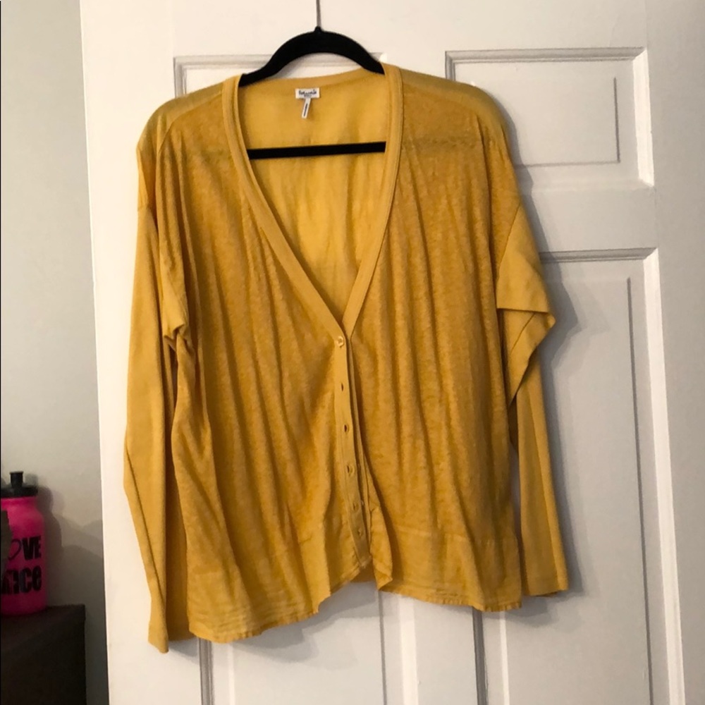 Splendid size small. Button down mustard top.